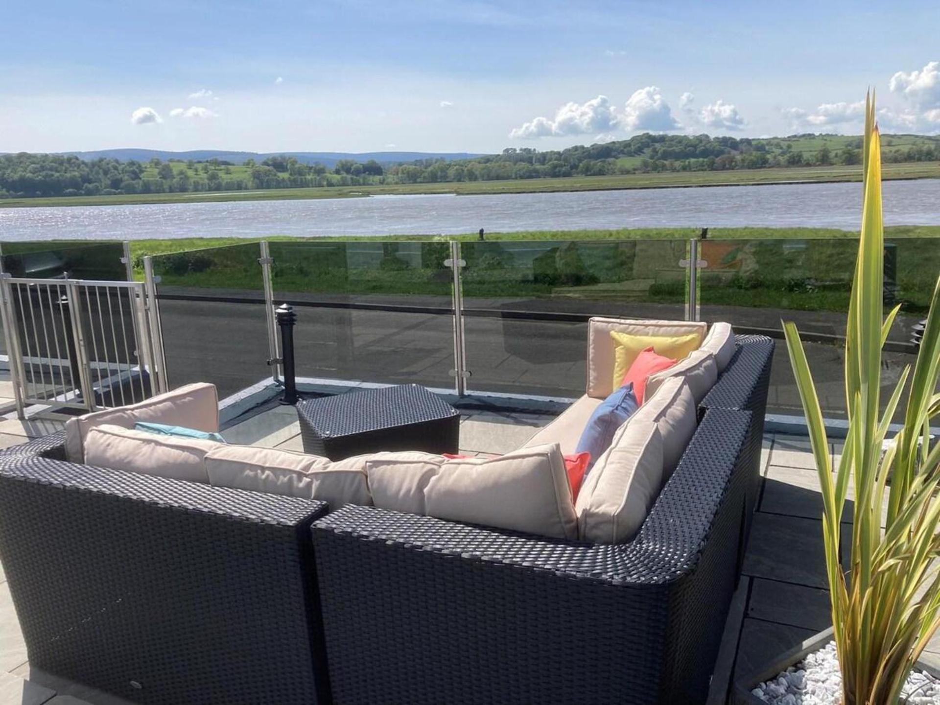 Riverside Retreat In 덤프리스 외부 사진